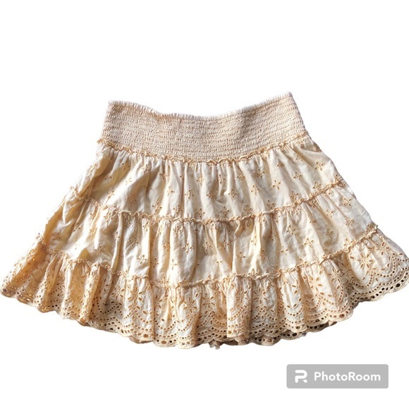 American Eagle Outfitters Dresses & Skirts - American Eagle outfitters yellow eyelet tiered mini skirt Size Medium